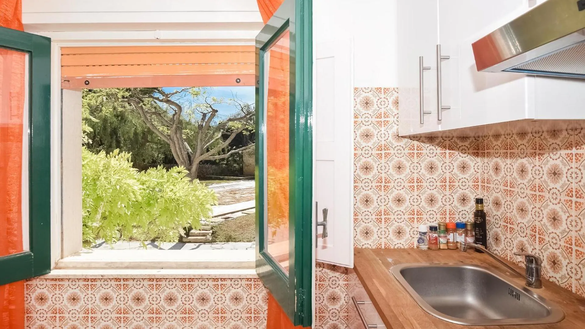 Beautiful Home In Chiaramonte Gulfi With Wifi